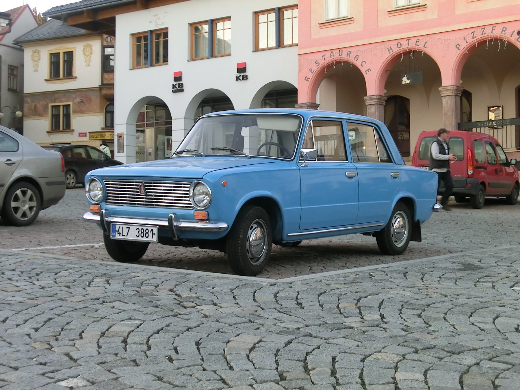 Van Lada 1200 S