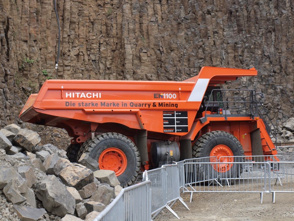 Mining machine Hitachi EH1100