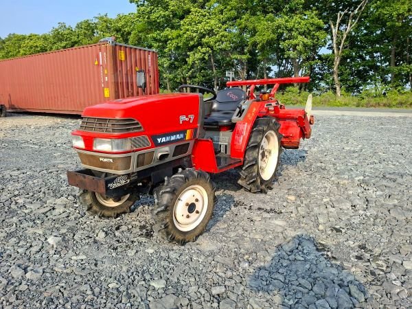 Tractor Yanmar F7