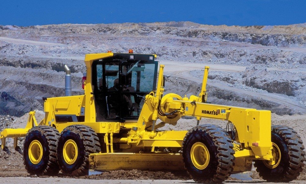 Grader Komatsu GD825A-2