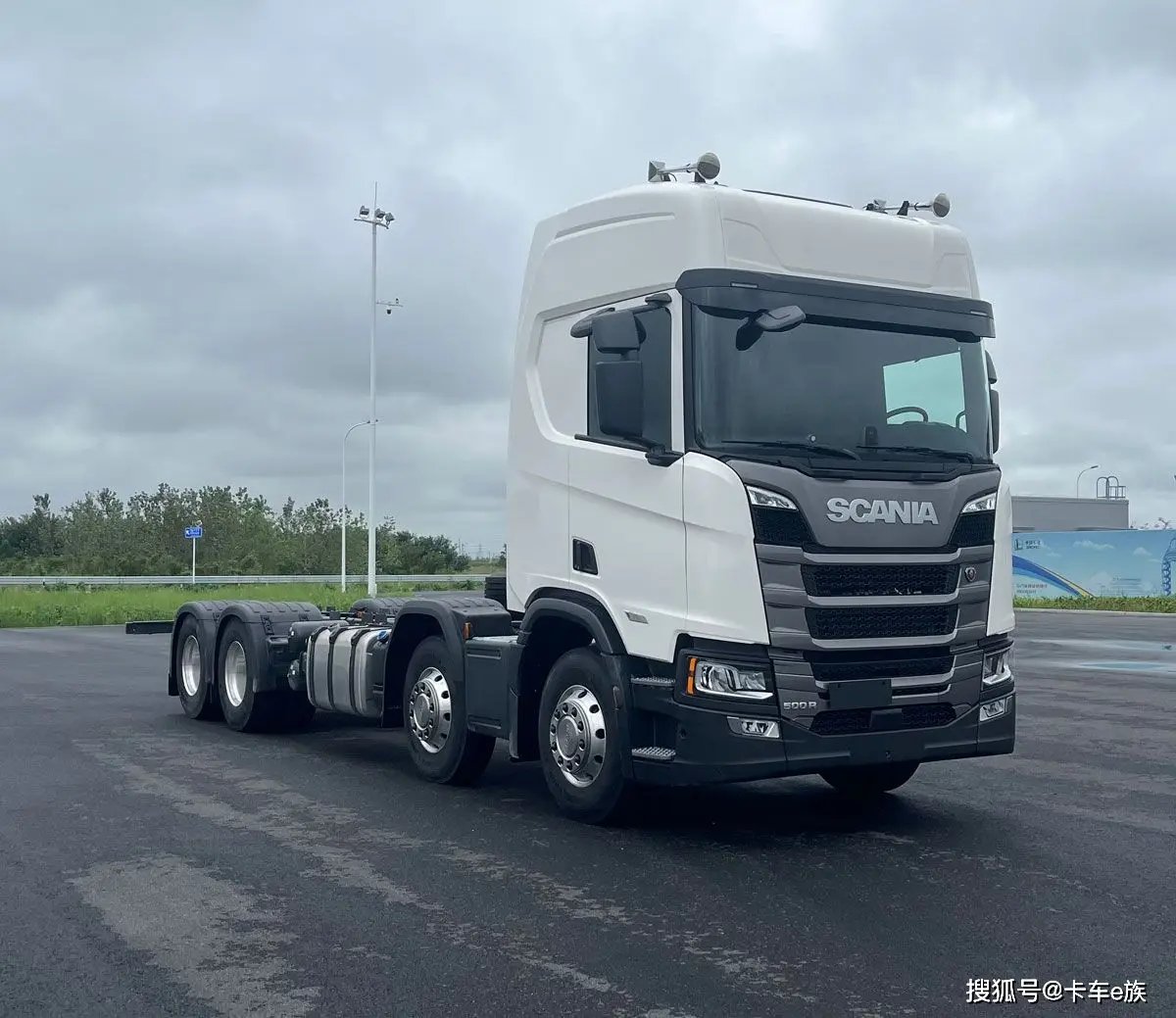 Lastwagen Scania P 82 H 4X2 42