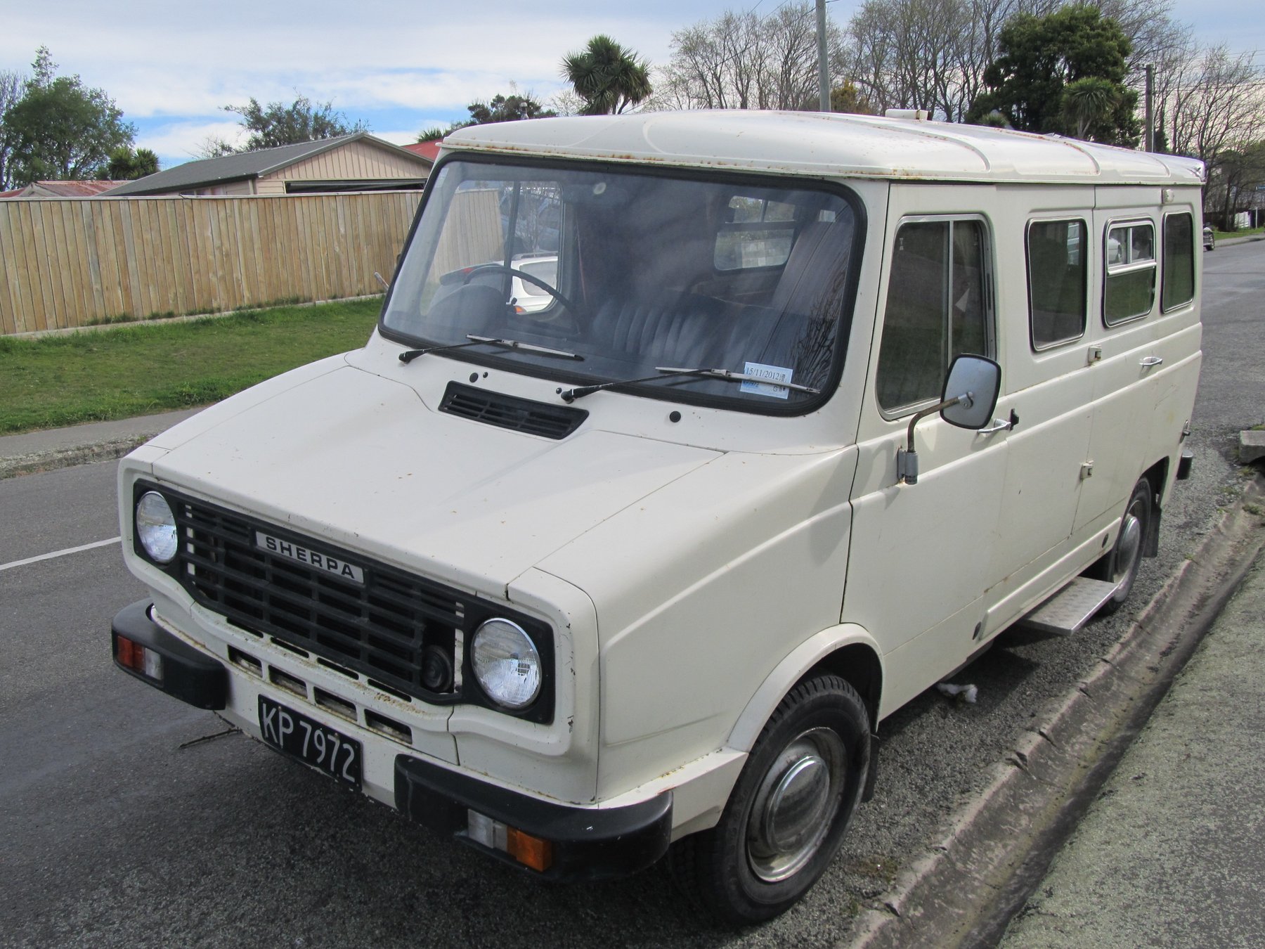 Van Leyland SHERPA 215 VAN