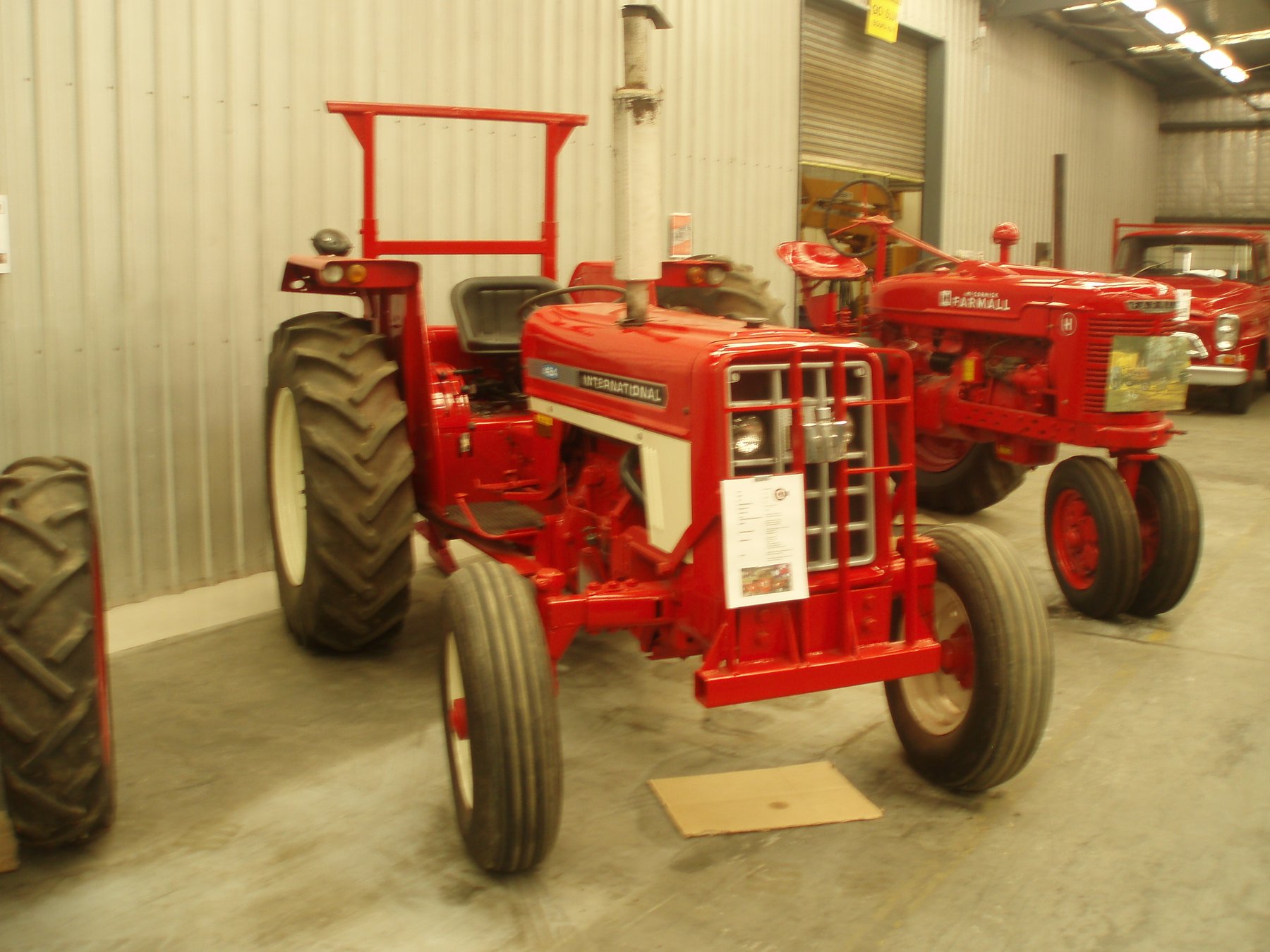 Tractor International Harvester 454