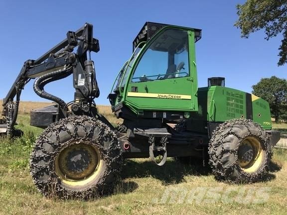 Równiarka John Deere 770D