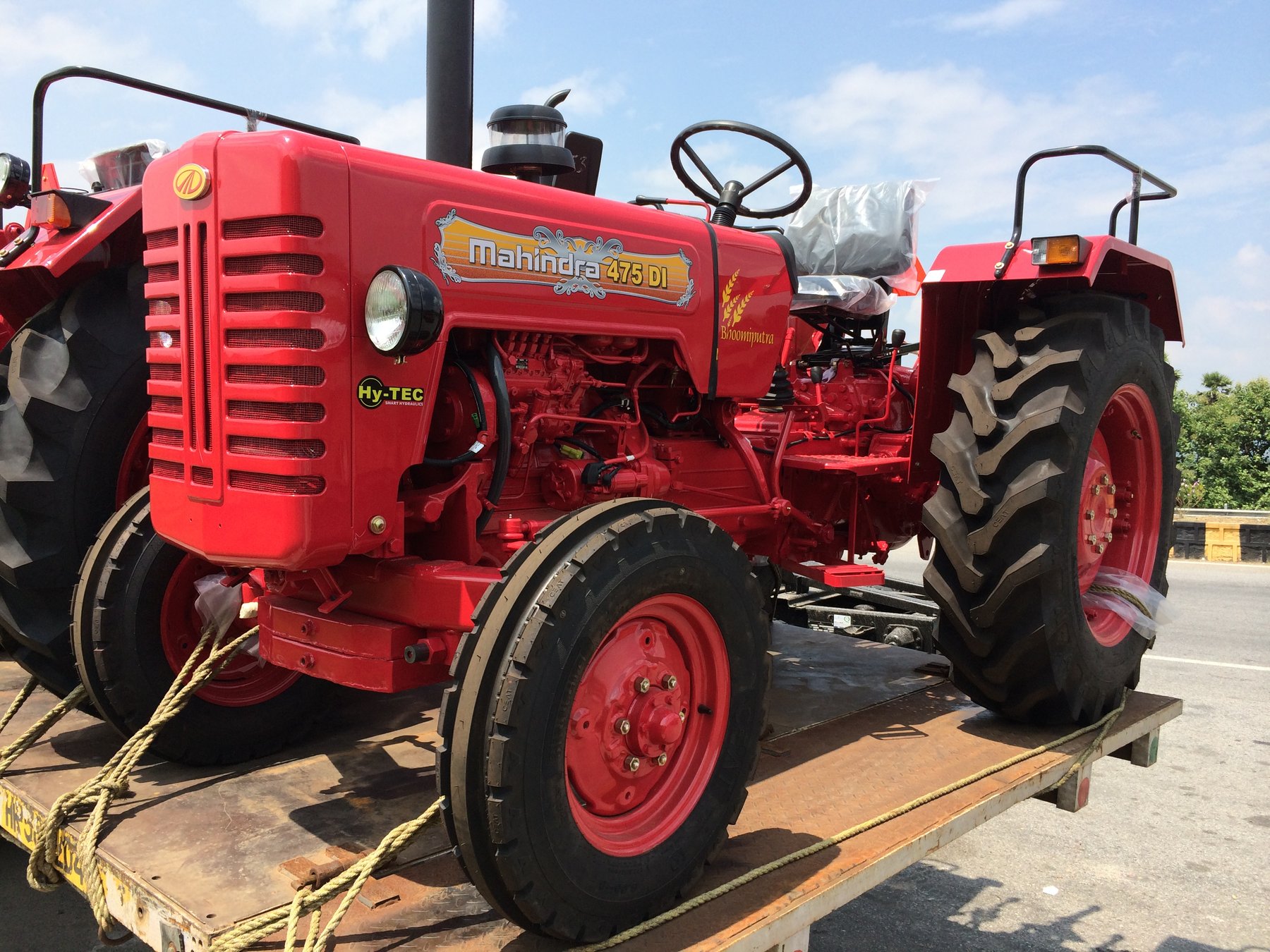 Tractor Mahindra 475-DI