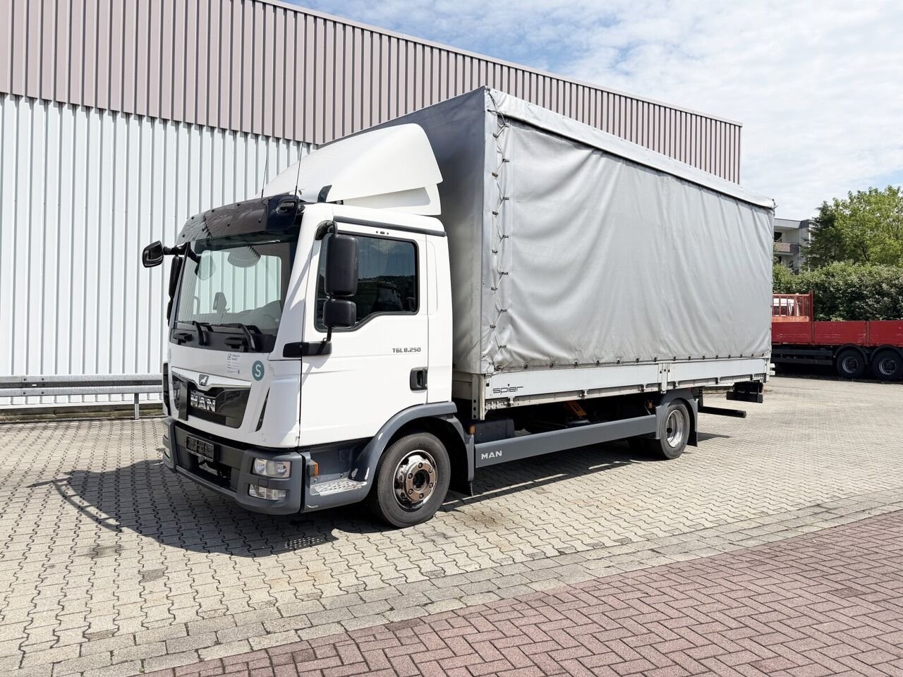 Truck MAN TGL 8.250 4X2 BB