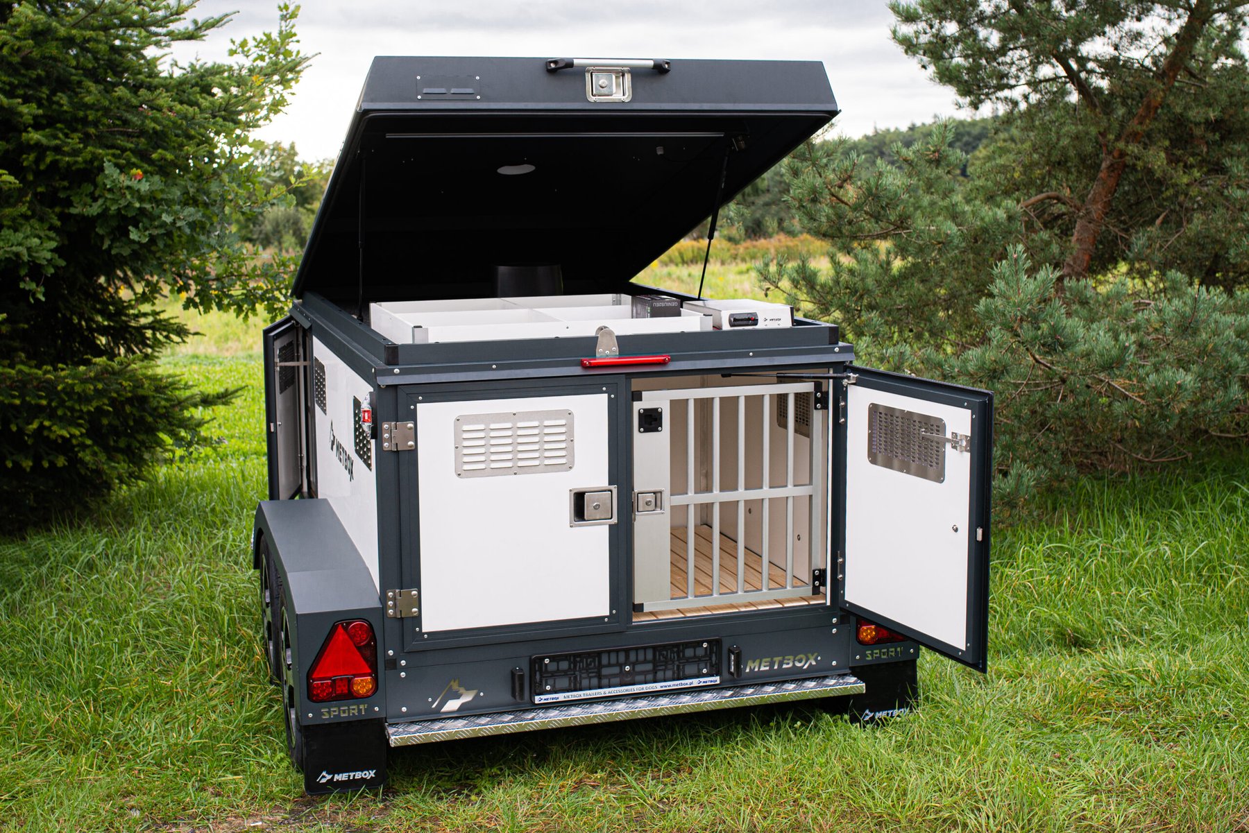 Light trailers up to 750 kg METBOX M2