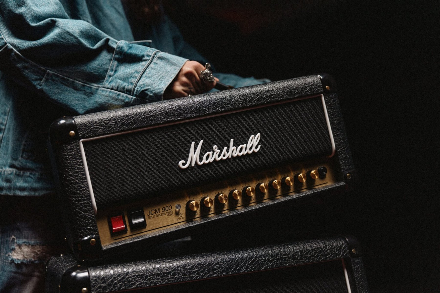 Marshall 852