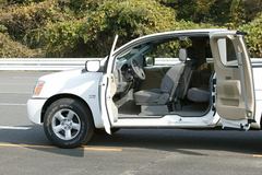 Nissan KING CAB 2.5DI-BPUD22-PICK-UP-4X4
