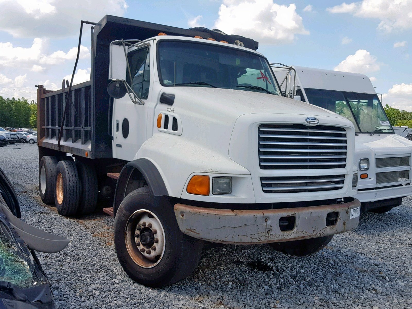 Lastwagen Sterling L8513