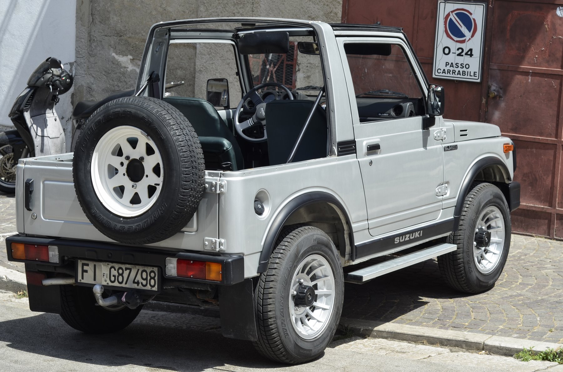 Van Suzuki SJ 410 QJL