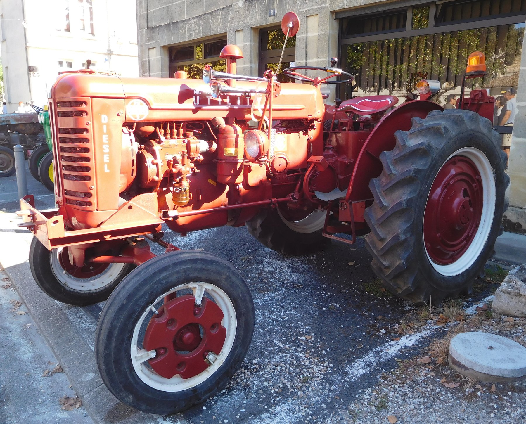 Tractor McCormick FU-235