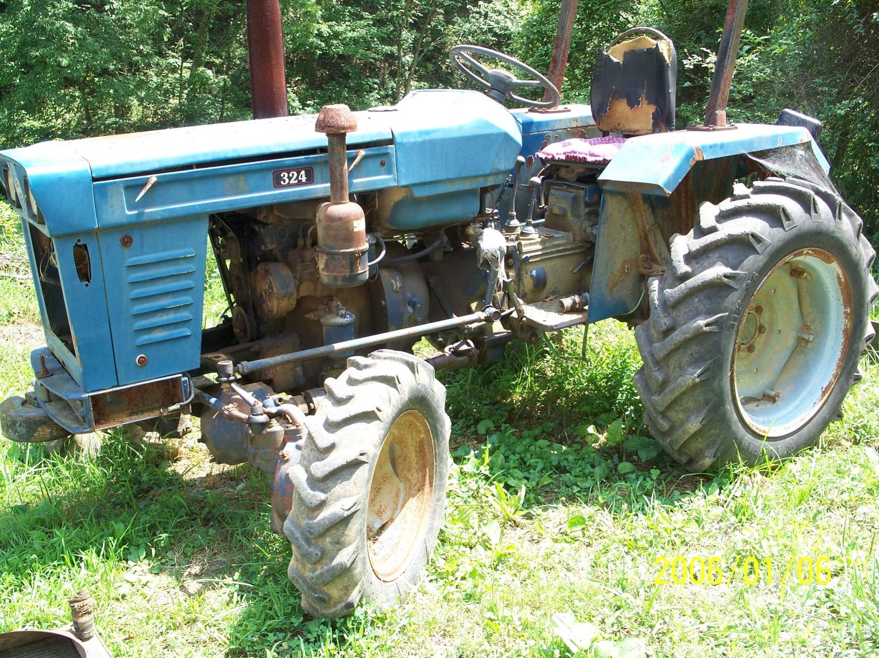 Tractor Shanghai Dragon 324