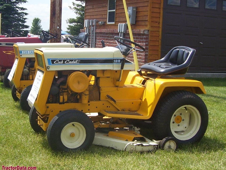 Aufsitzmäher Cub Cadet 126