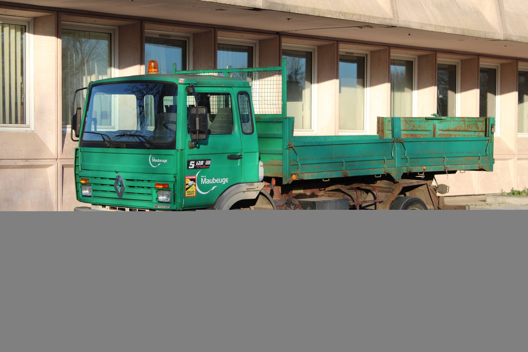 Truck Renault S120