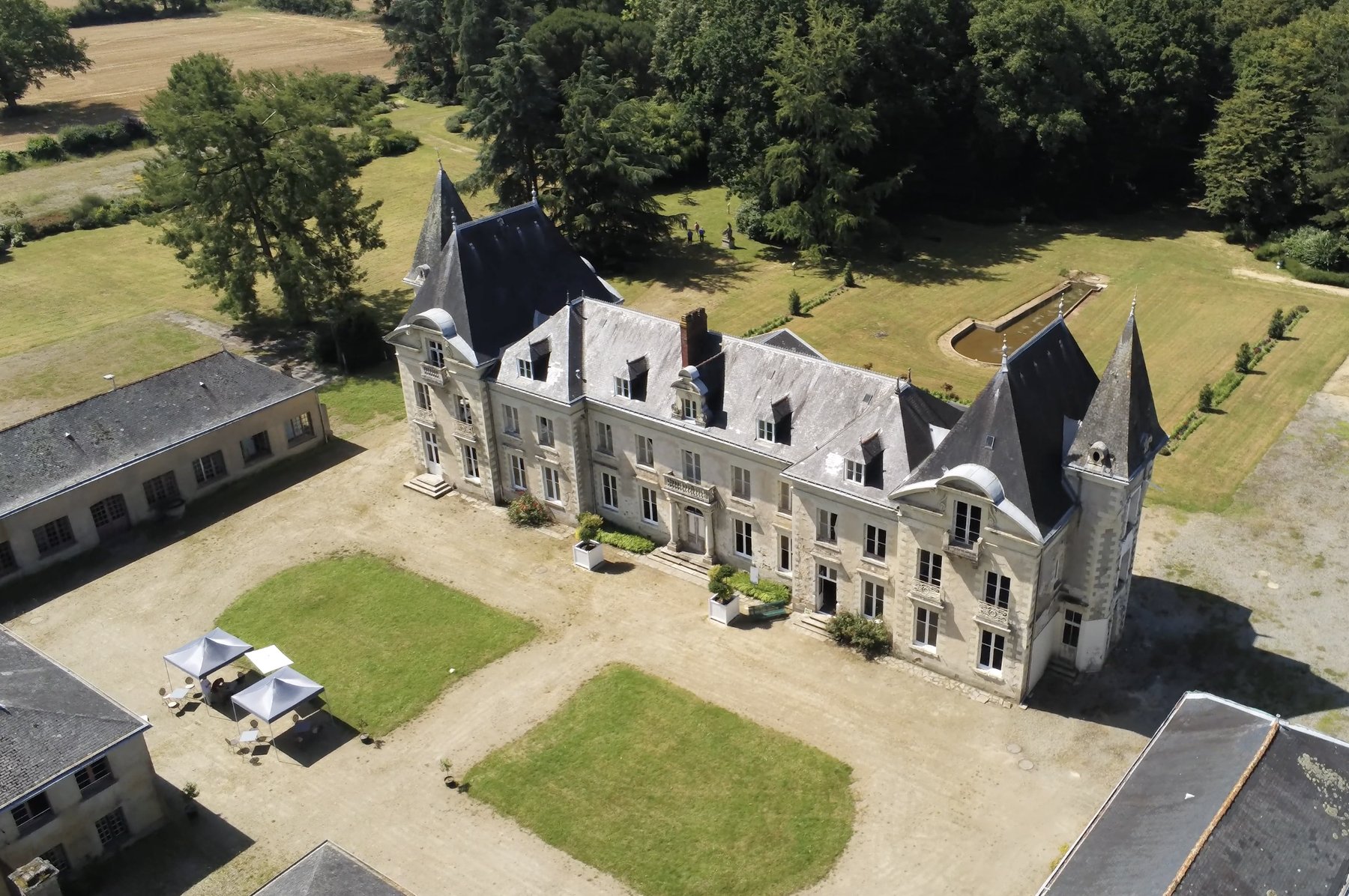 CHATEAU ---------