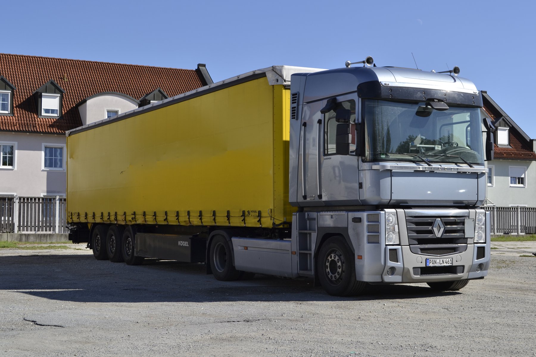 Truck Renault MAGNUM DXI 500