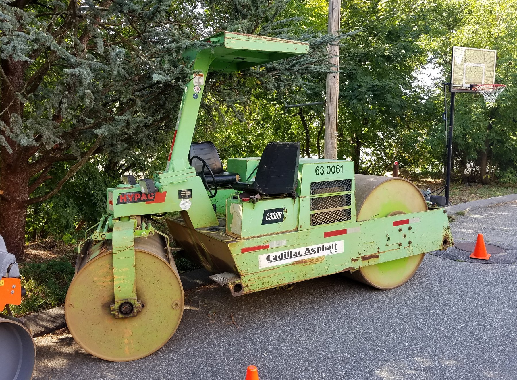 Hypac C330B (4-6ton)