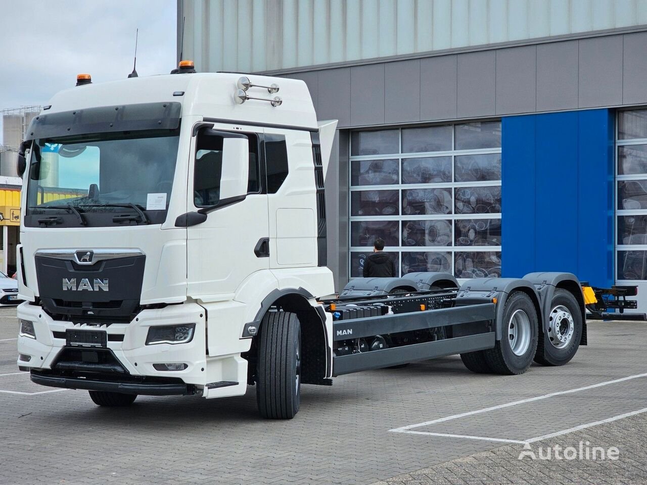 Truck MAN TGS 26.520 6x4 LL CH