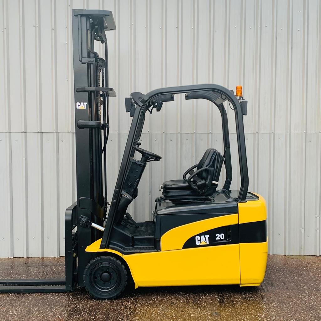 Electric forklifts CAT Lift Trucks EP20N