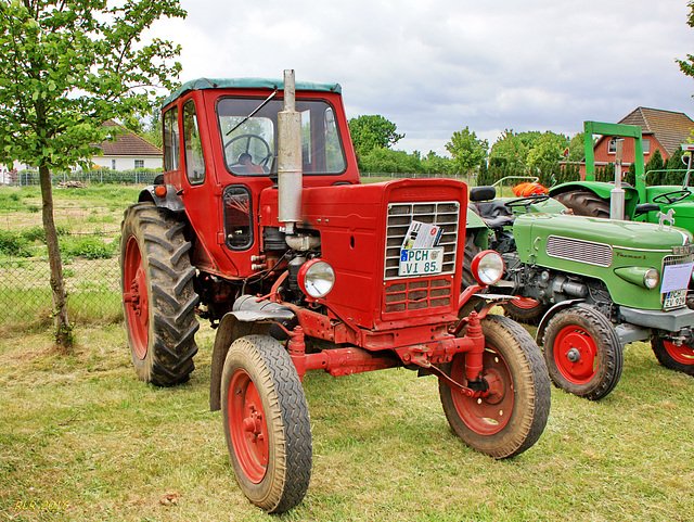 Traktor Belarus PROGRESS 425