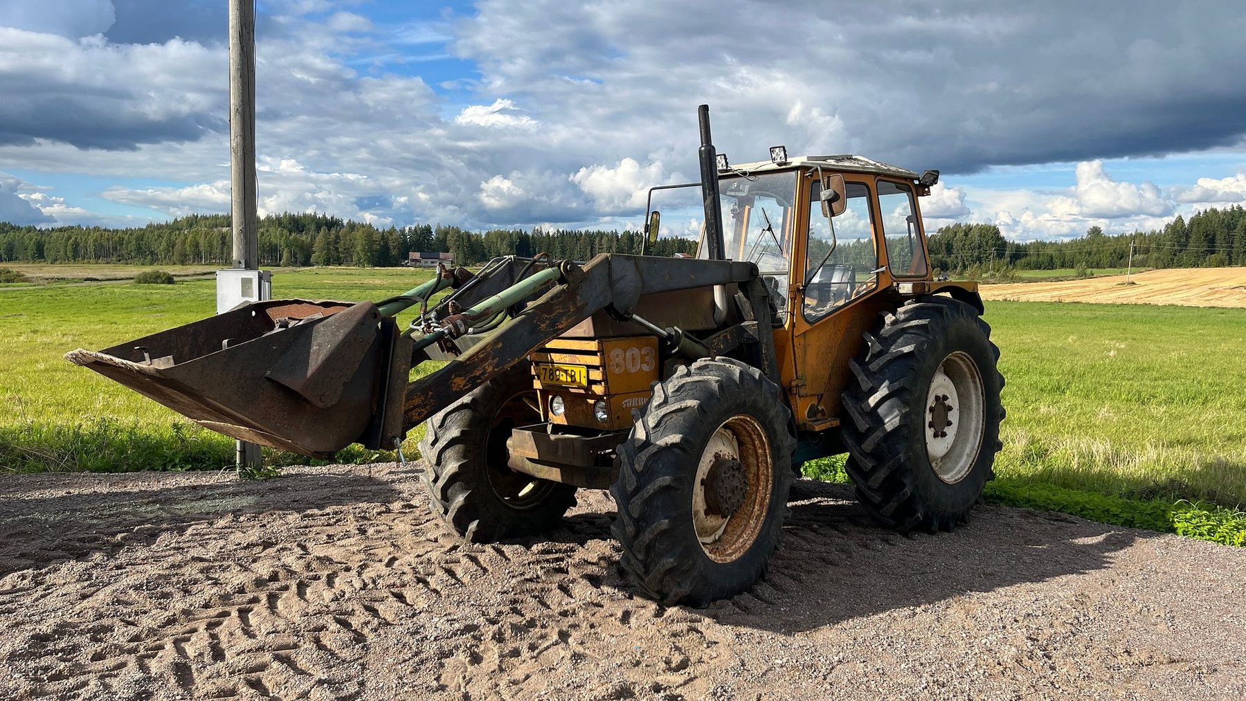 Traktor Valmet 803