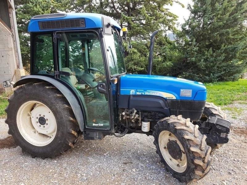 Tractor New Holland TN85A 2WD