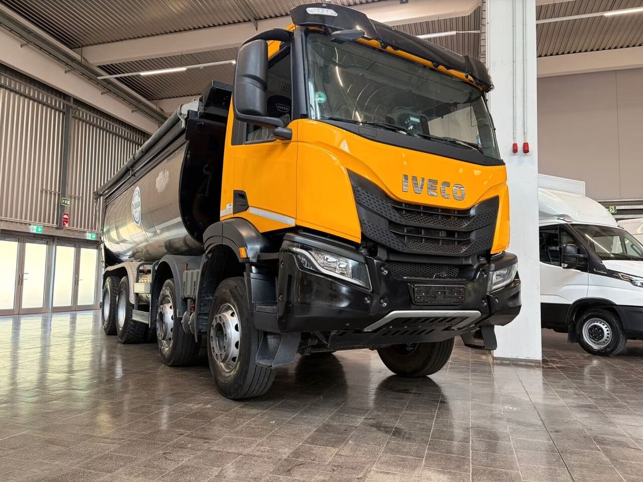 Truck Iveco AD 410T/P