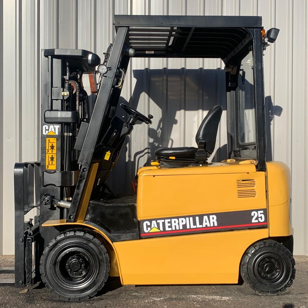 Electric forklifts CAT Lift Trucks EP25KPAC