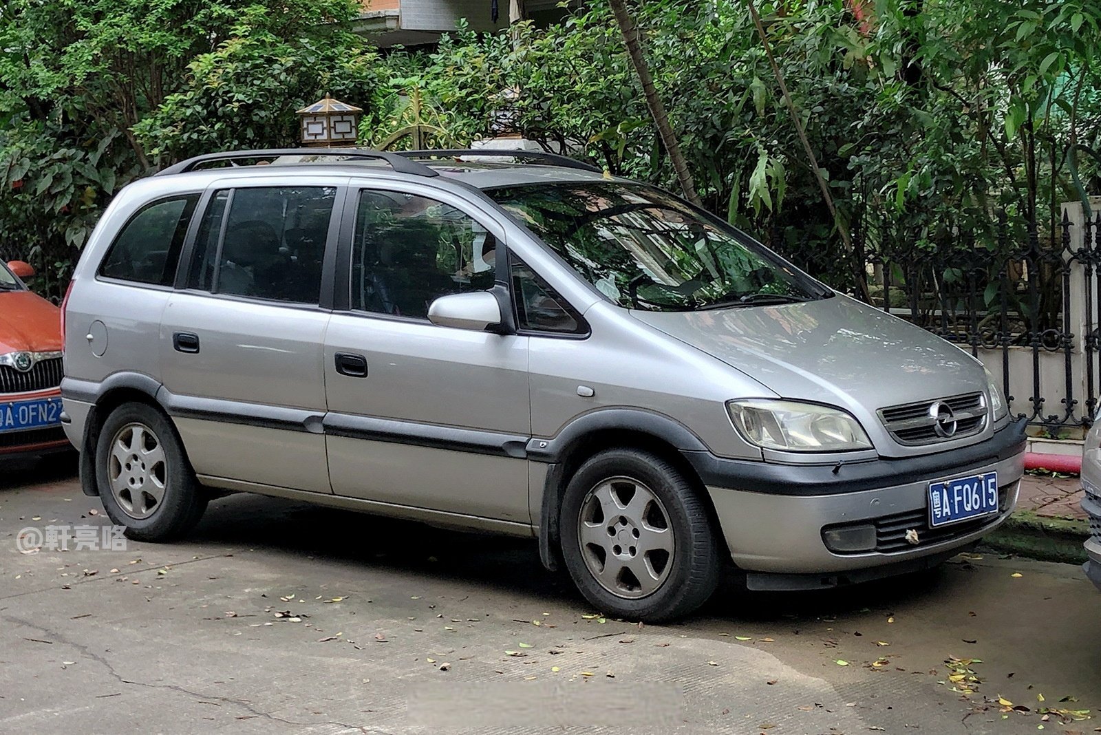 Van Opel ZAFIRA-B-VAN A17DTR-DPF