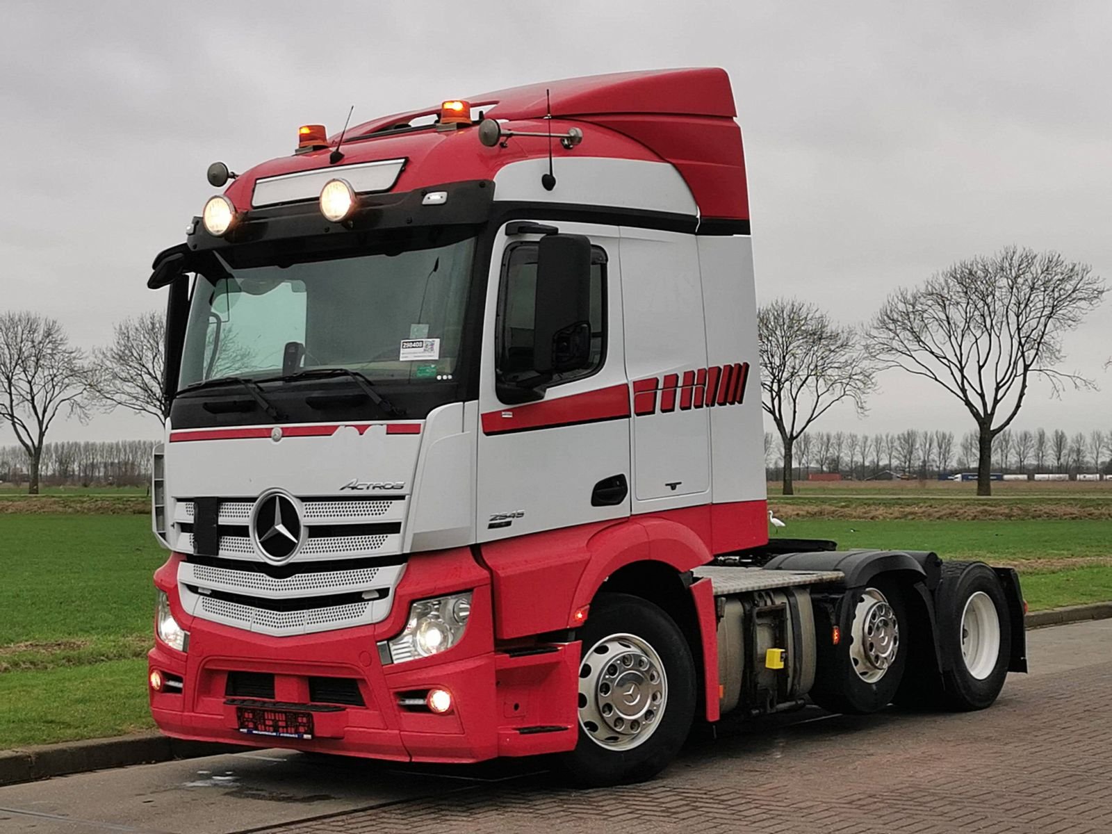 Lastwagen Mercedes Benz 2545L