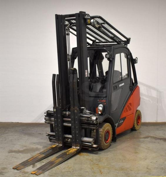 Treibgasstapler Linde H25T-02-392 EVO