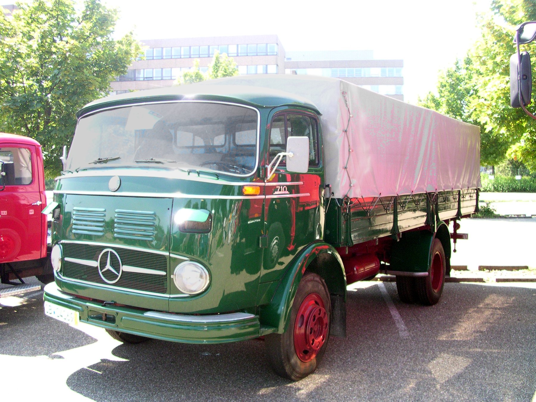 Truck Mercedes Benz L 326