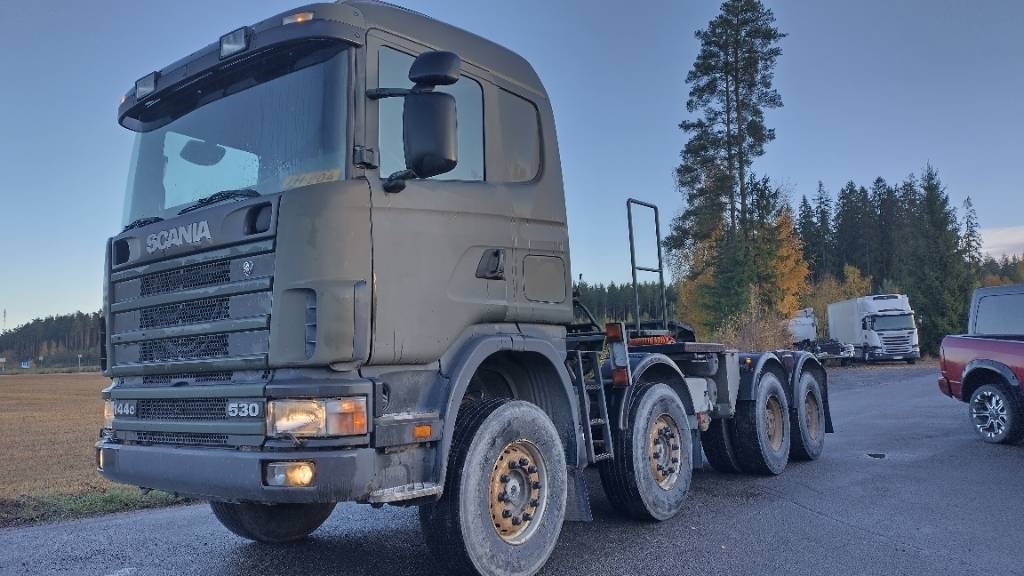 Truck Scania 144 GB-8X4/335+135+136