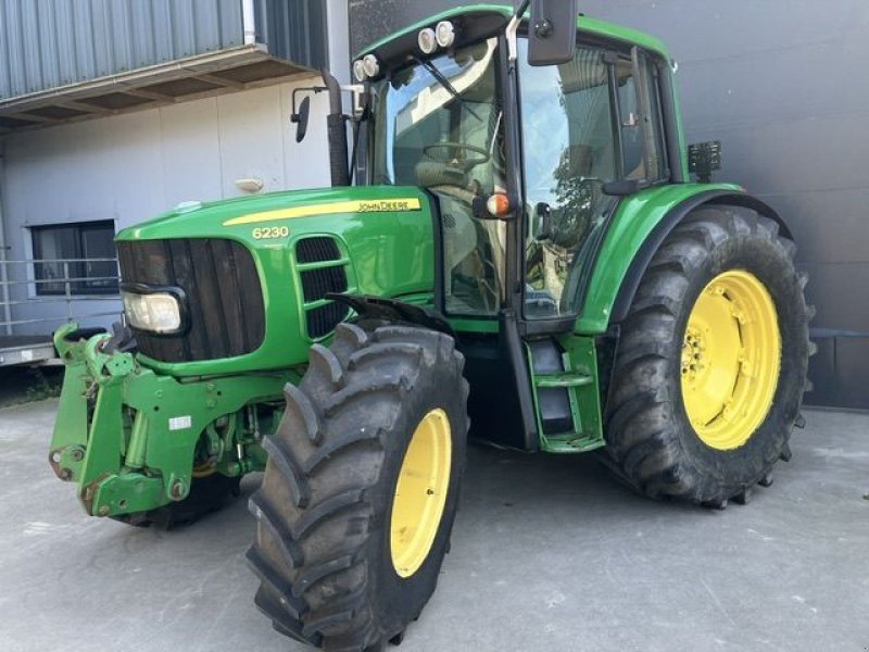 Traktor John Deere 6230 Cab Tractor MFWD