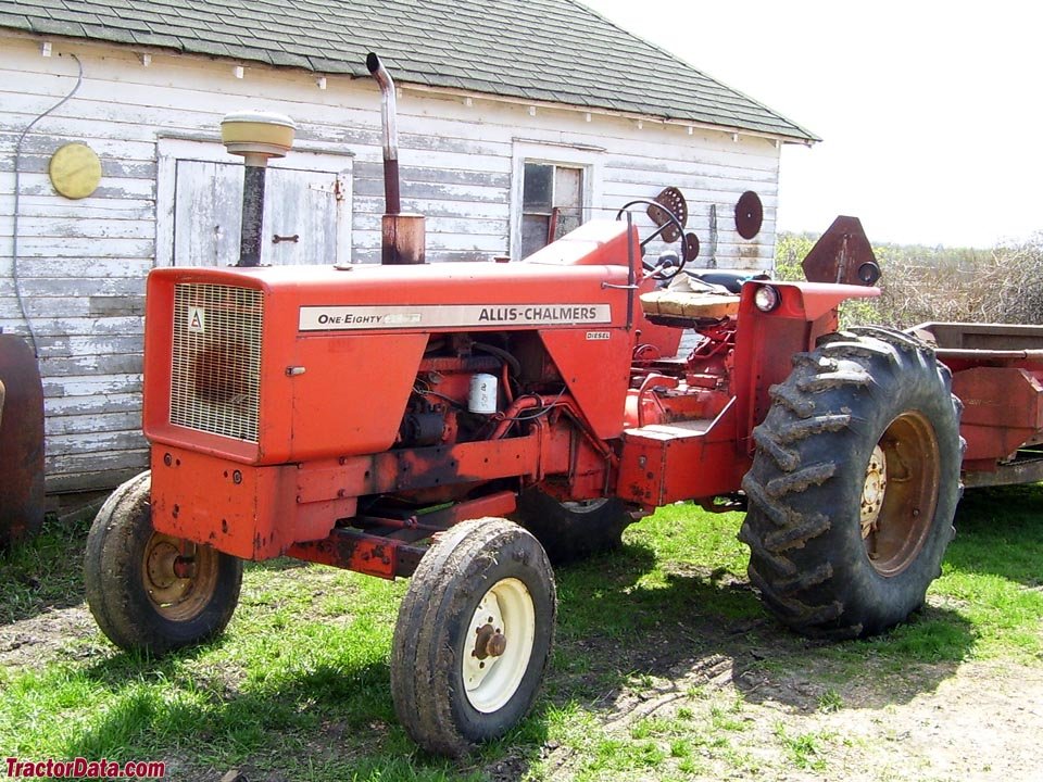 Tractor Allis Gleaner Corporation DT-180 A