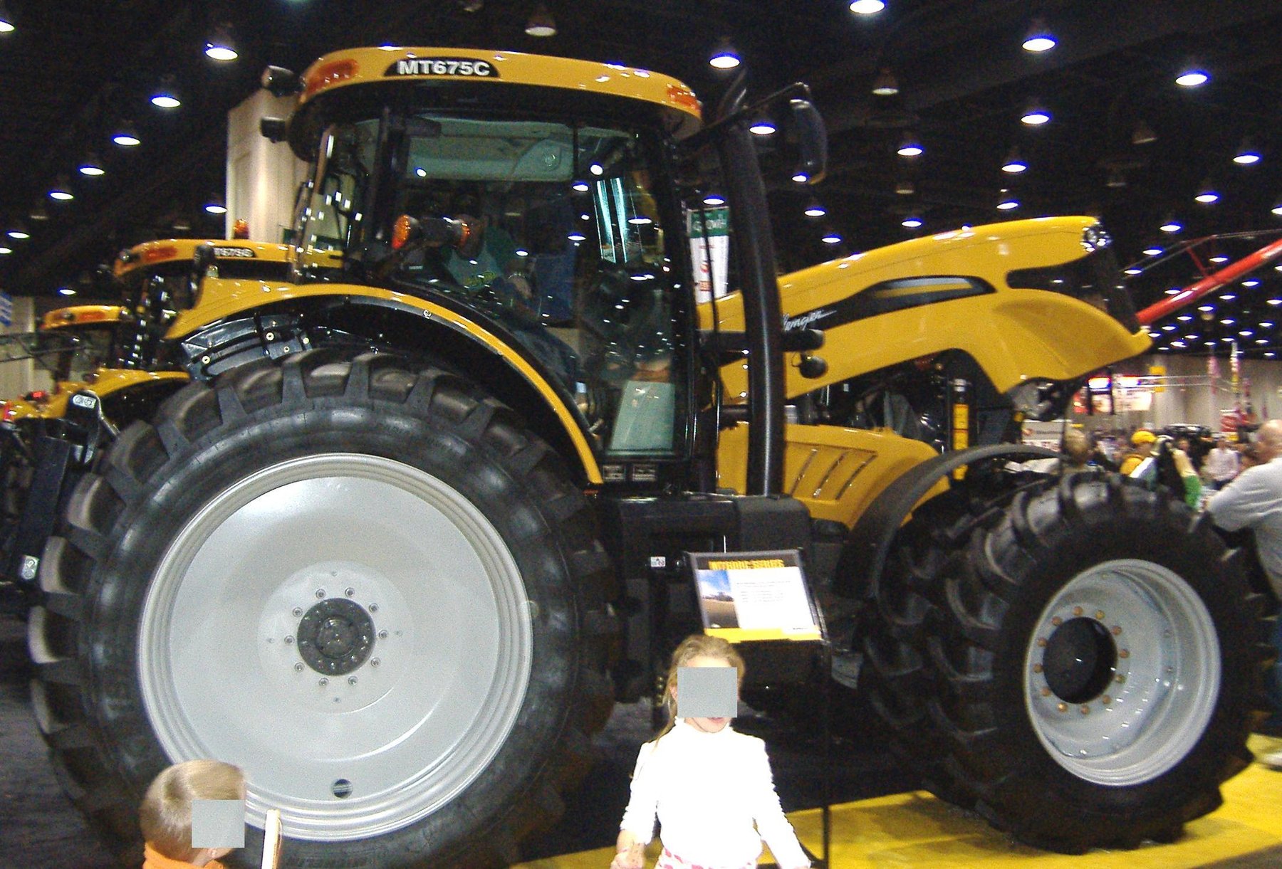 Challenger MT675C