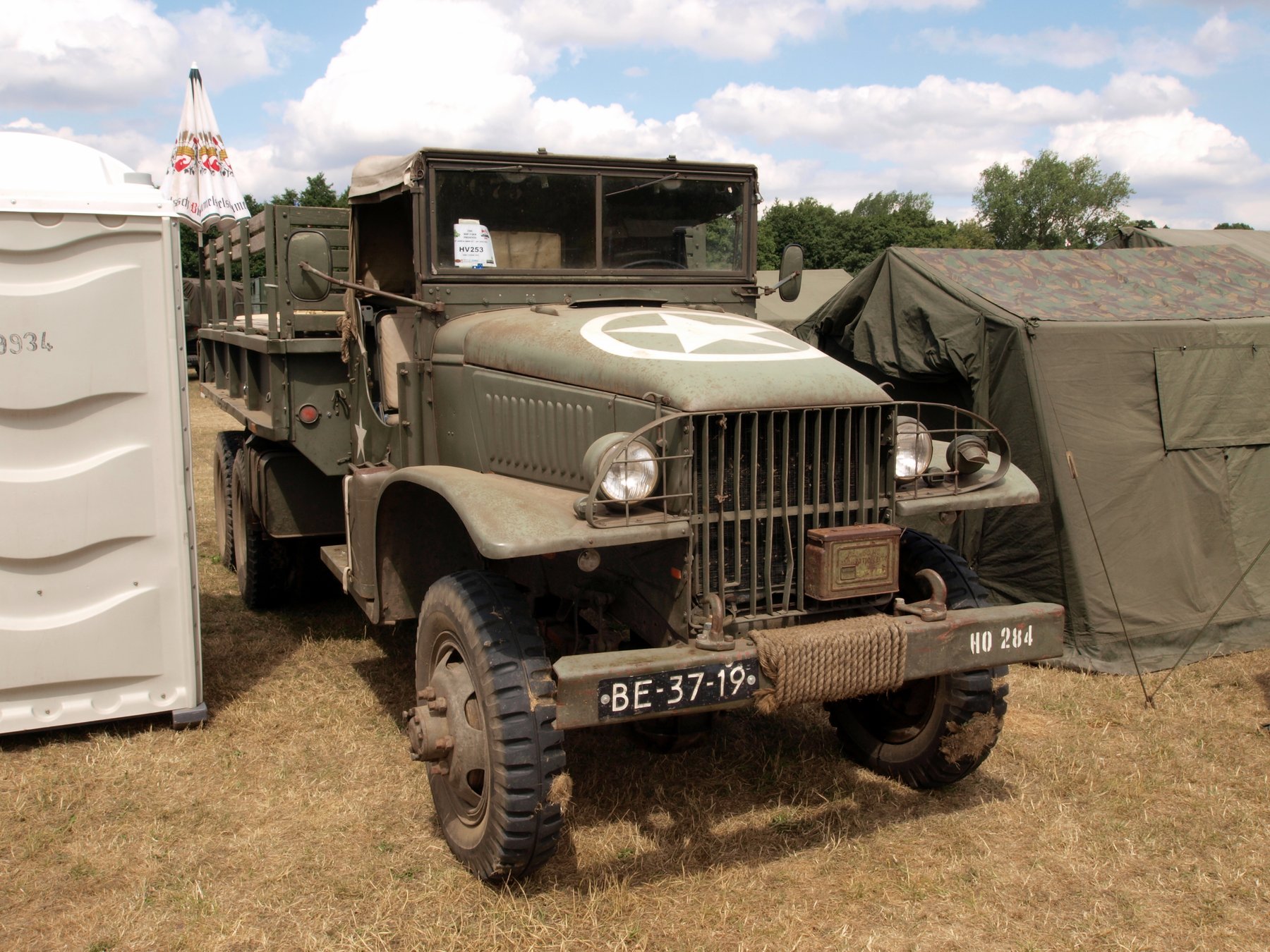 Lastwagen GMC 353