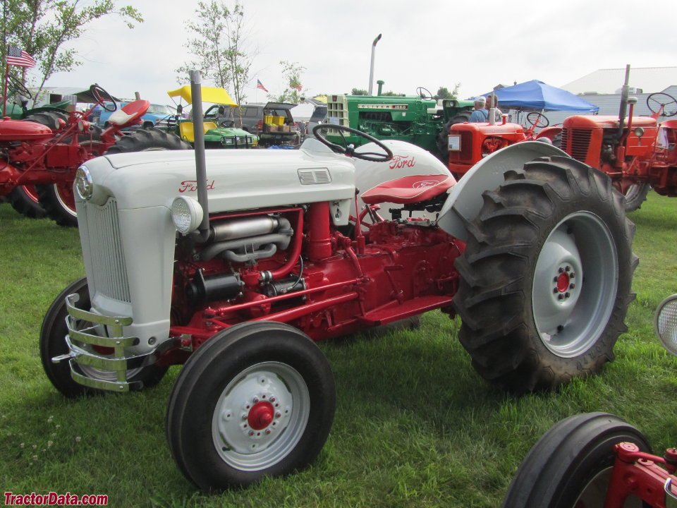 Tractor Ford 860