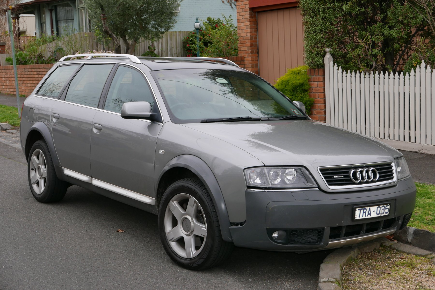 Van Audi 5D A6 AVANT 2.5TDI-4B/275