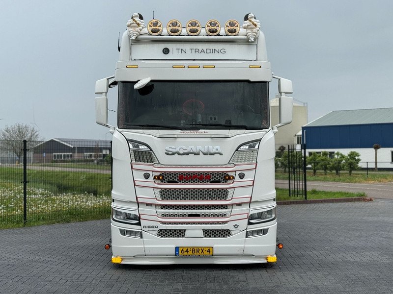 Truck Scania R 770