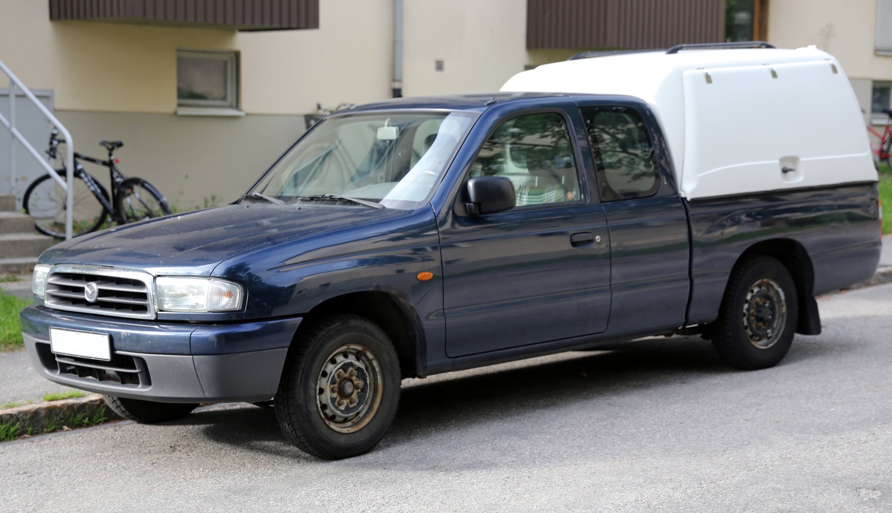 Mazda B2200