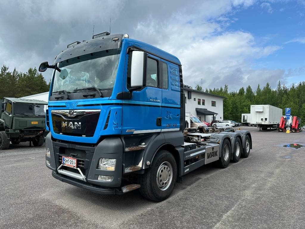 Truck MAN TGX 35.640 8x4-4 BL/4200