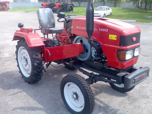 Traktor Foton Beijing Helper FT180D