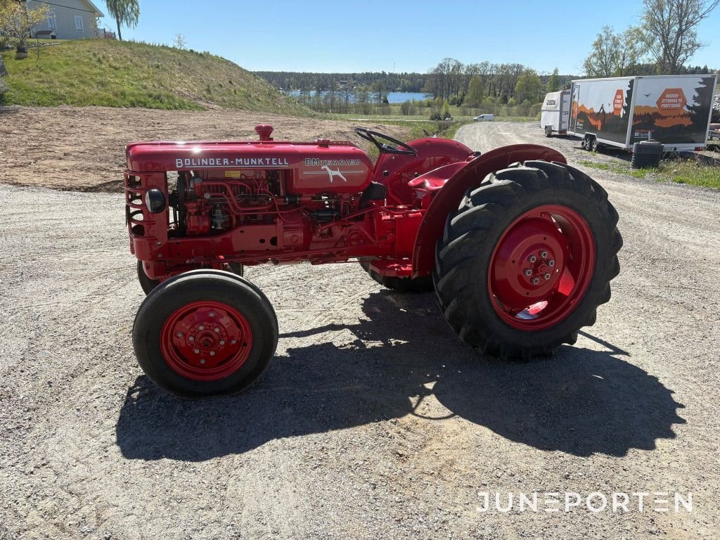 Tractor Bolinder Munktell BM-15 TERRIER