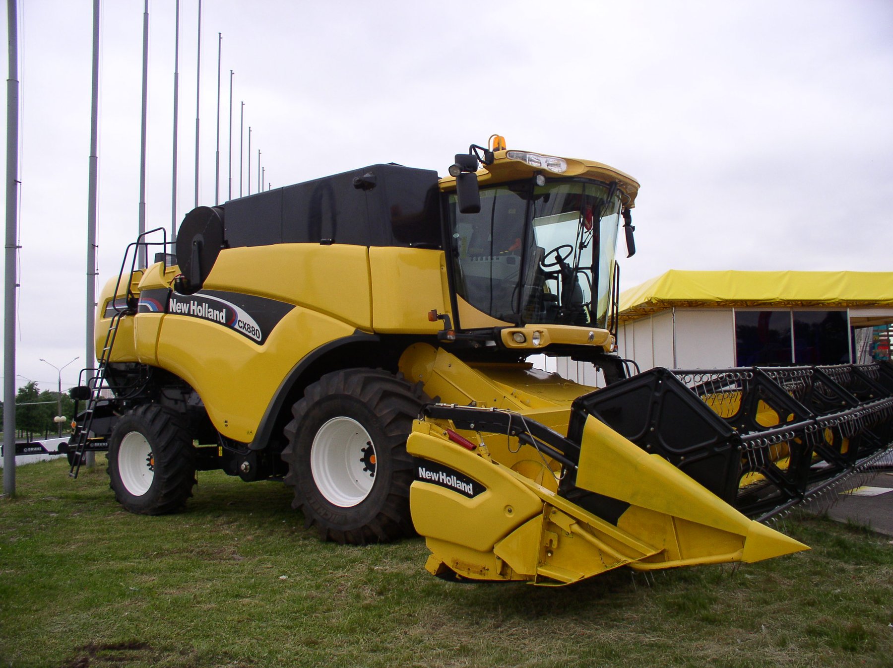 Combines New Holland (CNH) CX880