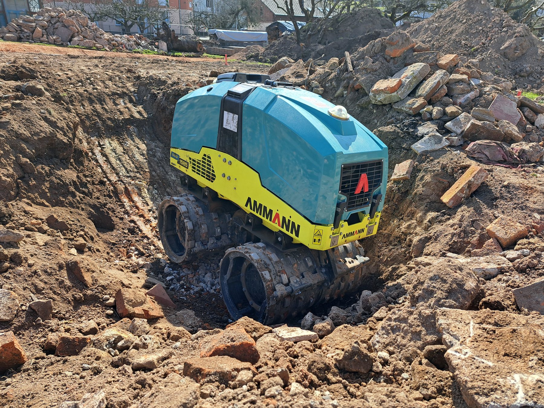 Road construction machine Ammann ARR 1585-2