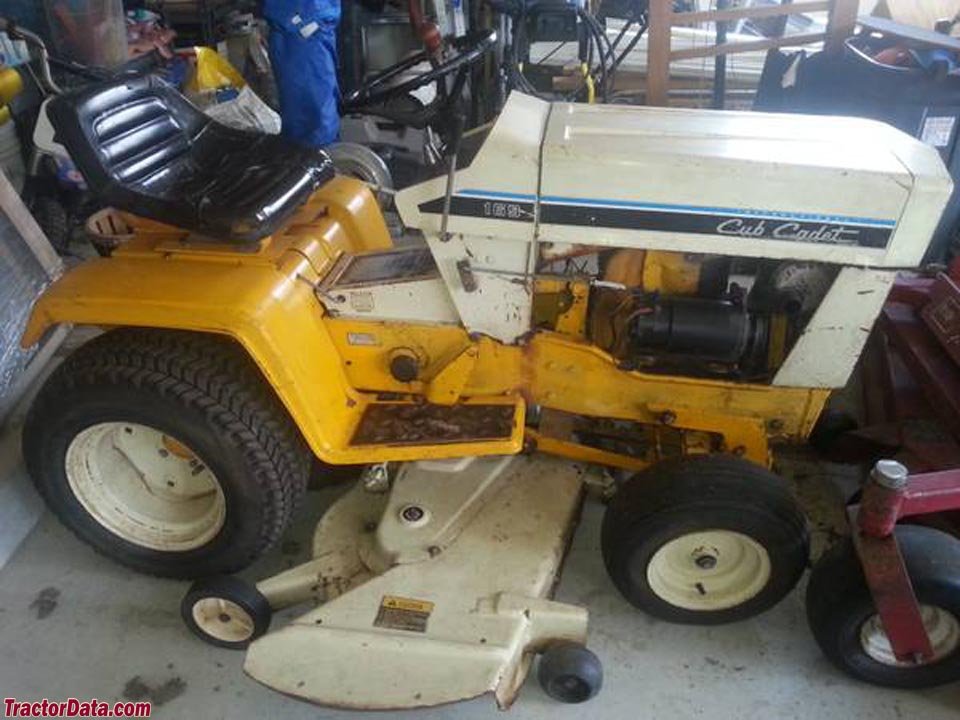 Ride-on mowers Cub Cadet 169