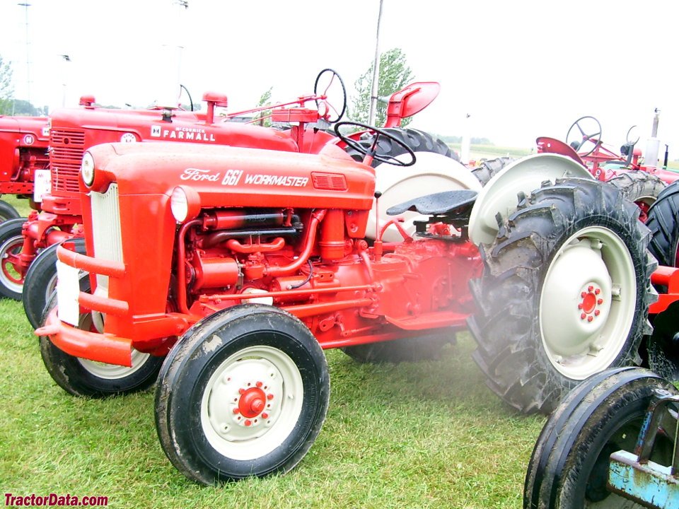 Tractor Ford 661