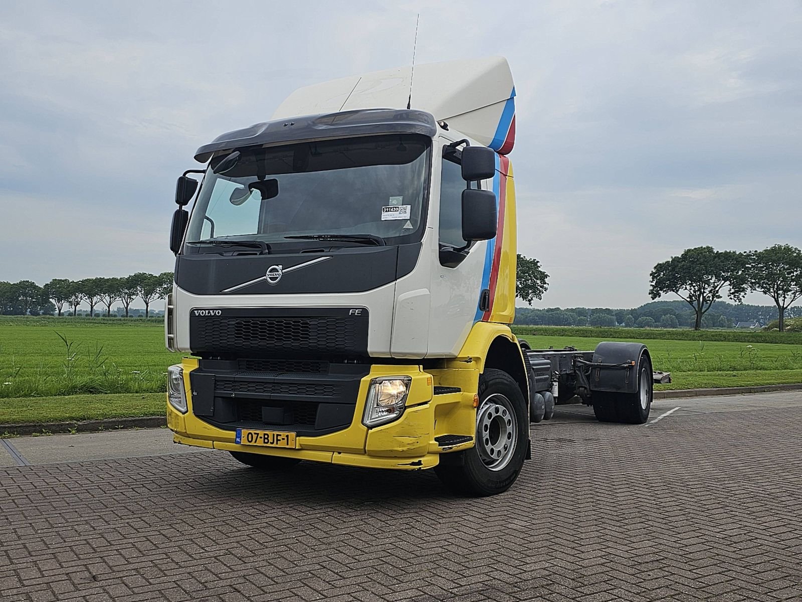 Lastwagen Volvo D7F 4*2 Umpikorinen (BB) 7146cm3